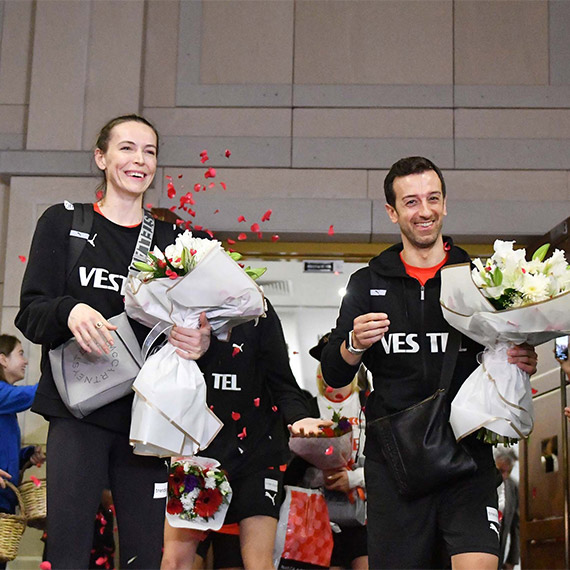 Dünya'nın 1 numarası Filenin Sultanları yurda döndü