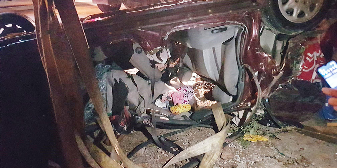 Otomobil kanala uçtu; 4 ölü 3 yaralı var