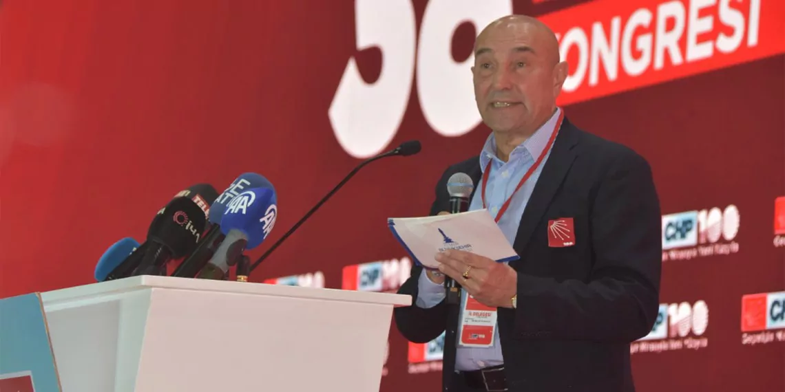 Genel başkanlığa aday olan chp grup başkanı özgür özel, partisinin i̇zmir il kongresinde yaptığı konuşmada, "chp'yi ayağa kaldırmak için babaevinden helallik almaya geldim" dedi.