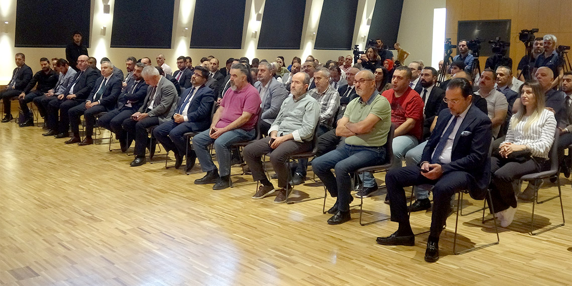 PTT Genel Müdürü Hakan Gültekin, Ulaştırma ve Altyapı Bakanlığı tarafından, 81 ilde ulaşım hizmetleri ve finansal sistemde kullanılması planlanan Türkiye Kart Projesi ile ilgili konuştu.