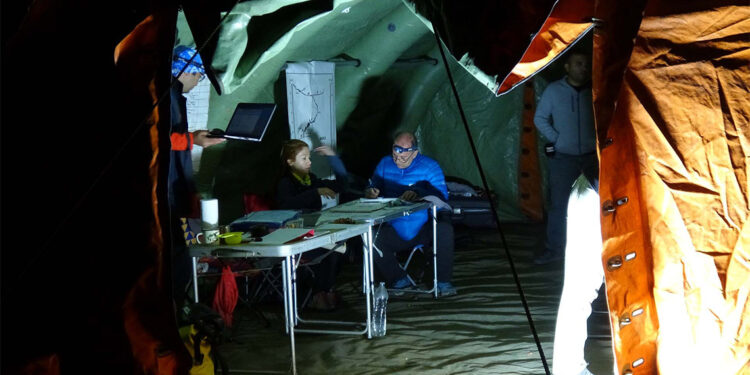 Mağarada rahatsızlanan ABD'li araştırmacı ayağa kalktı