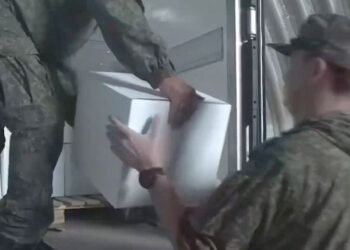 Rus barış güçleri Hankendi'ye yardım malzemesi ulaştırdı