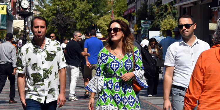 Gurbetçiler gitti, Bulgar turistler Edirne'ye akın etti
