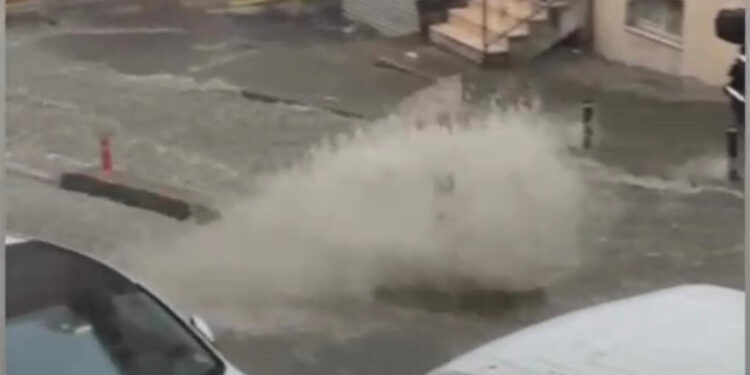 Arnavutköy'de metrekareye 218 kilogram yağış düştü