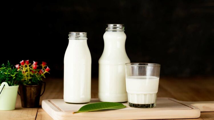 Çocuklarda büyümeyi desteklemek için süt tüketilmeli