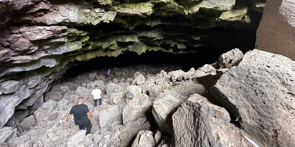 'Buz Mağarası' ziyaretçilerini ağırlıyor