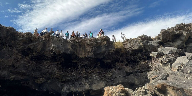 'Buz Mağarası' ziyaretçilerini ağırlıyor
