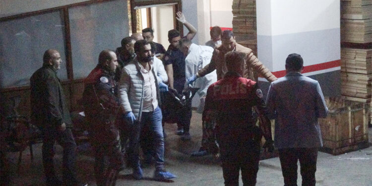 Av tüfeğini doldur-boşalt yaparken arkadaşını öldürdü