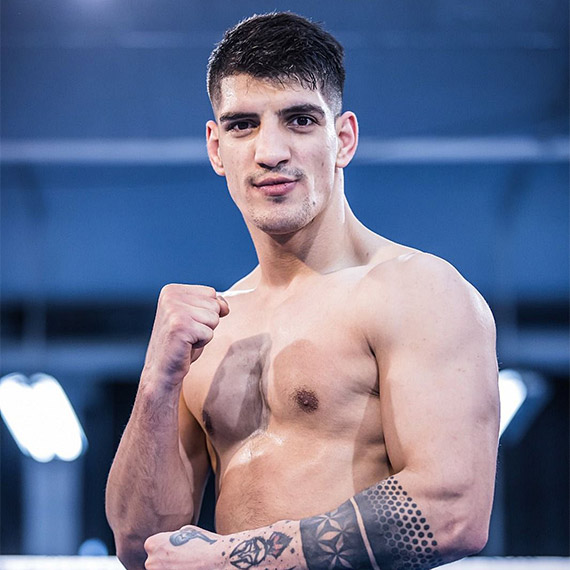 Almanya’da WBC International Silver Light Heavyweight unvan maçına çıkacak olan profesyonel boksör Serhat Güler, "Sinan Şamil Sam ruhunu yaşatacağım. Onun gibi üst düzey bir sporcu olmak ve Türk bayrağını göndere çekip Milli Marşımızı okutmak istiyorum" dedi.