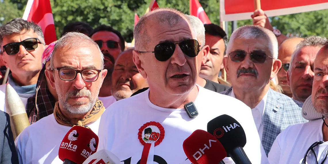 Zafer partisi genel başkanı ümit özdağ ve partililer, kastamonu'nun i̇nebolu ilçesinden ankara'ya 'i̇stiklal yolu zafer yürüyüşü' yaptı.