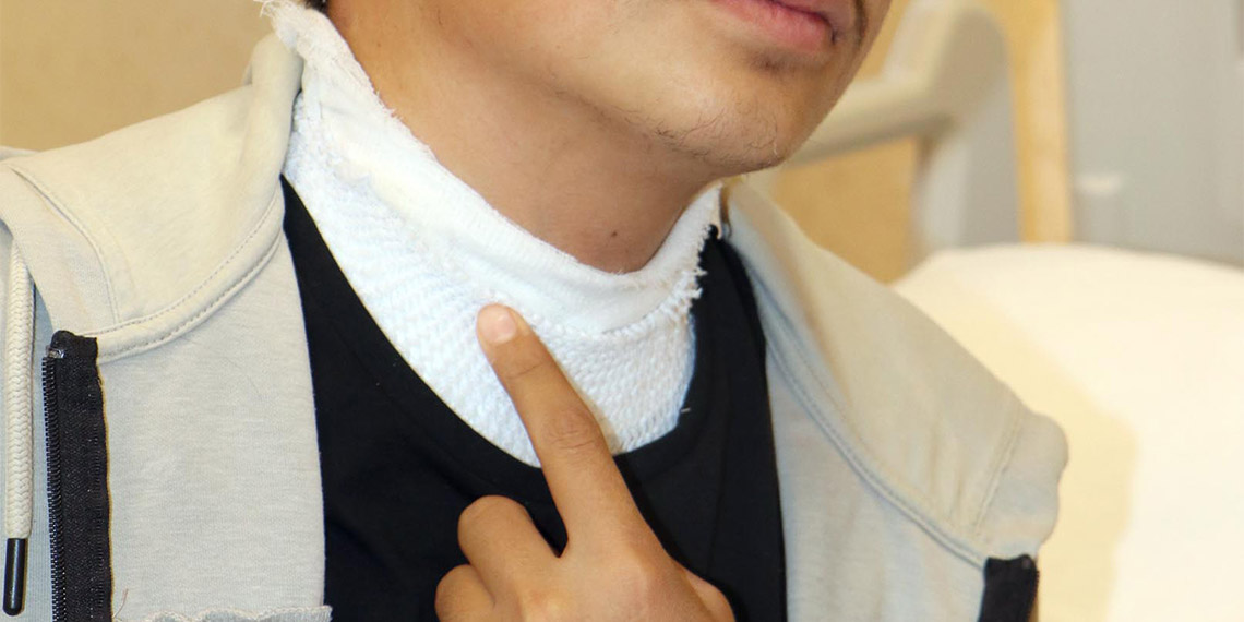 Üzerlerine yıldırım düşen Mustafa Can boynundan yaralandı