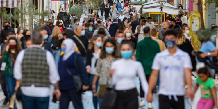 Maskeli günlere geri mi döneceğiz?