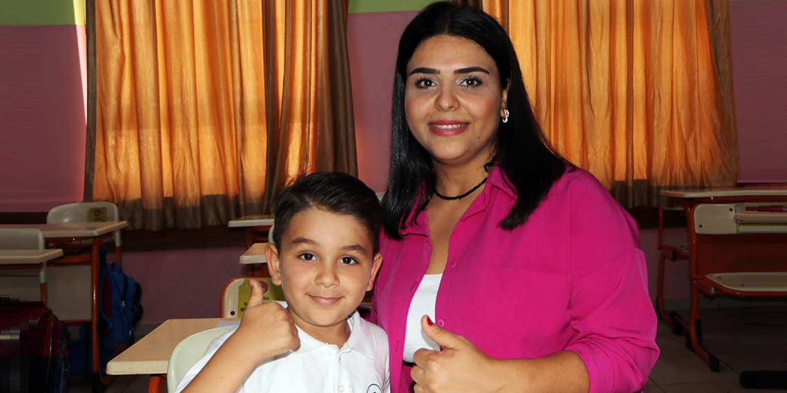 Adana'da 2019'da lösemi teşhisi konulan ve 1 yıl sonra Yunanistan'dan gelen kök hücreden nakledilen ilikle sağlığına kavuşan Kuzey Deniz ilkokula başladı.