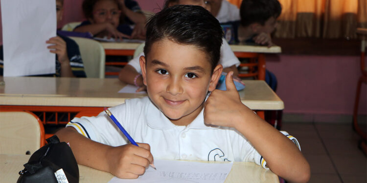 Yaşamaz denilen Kuzey Deniz ilkokula başladı