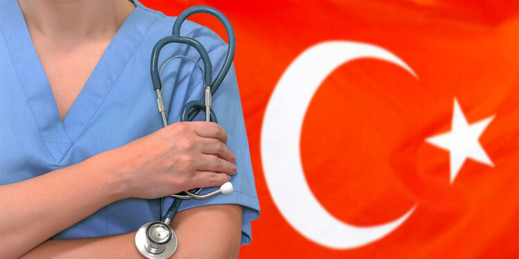 Sağlık hizmeti için Türkiye'ye gelen turist sayısı 746 bine yükseldi