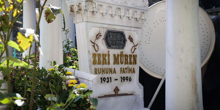 Zeki Müren vefatının 27'nci yıl dönümünde anıldı