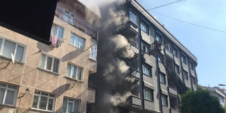 Zeytinburnu'nda tekstil atölyesinde yangın