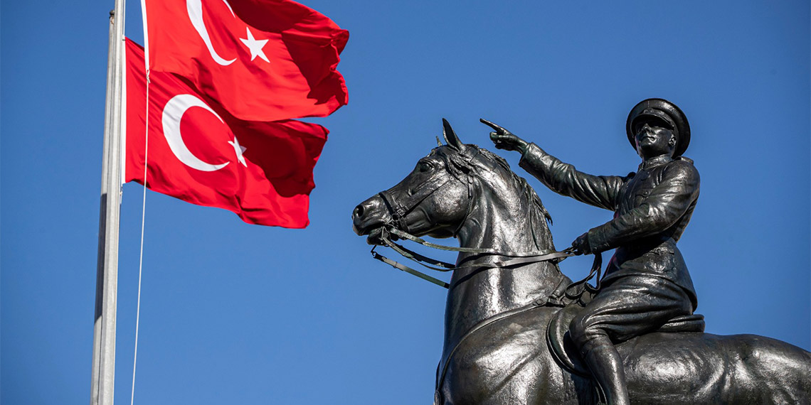 Cumhuriyetin 100’ü İzmir, ikinci yüzyıla hazır. Cumhuriyet coşkusu İzmir’in her yerine yayılacak.