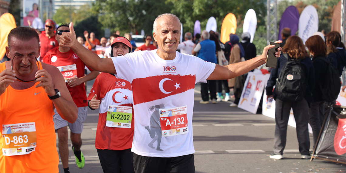 14. Zeytinburnu Uluslararası Cumhuriyet Koşusu, 2023 sporcu katılımıyla gerçekleşti. Finalde Genel Klasman Erkekler Kategorisinde Atletizm Uzun Mesafe Milli Takım Sporcusu Ömer Amaçtan birinci olurken, Genel Klasman Kadınlar Kategorisinde ise Gamze Bulut Duvar birinci oldu.