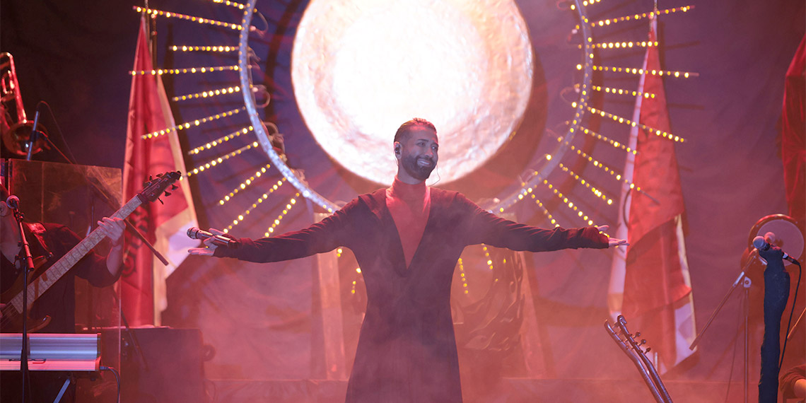 Cumhuriyet’in 100. Yılı etkinlikleri kapsamında Çankaya Belediye Başkanı Alper Taşdelen öncülüğünde on binler meşaleler ve Türk bayraklarıyla Anıtkabir'e yürüdü. Yürüyüşte kırmızı beyaz insan seli görüntüleri vardı.