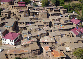 300 yıllık taş evler fotoğrafçıların ilgi odağı