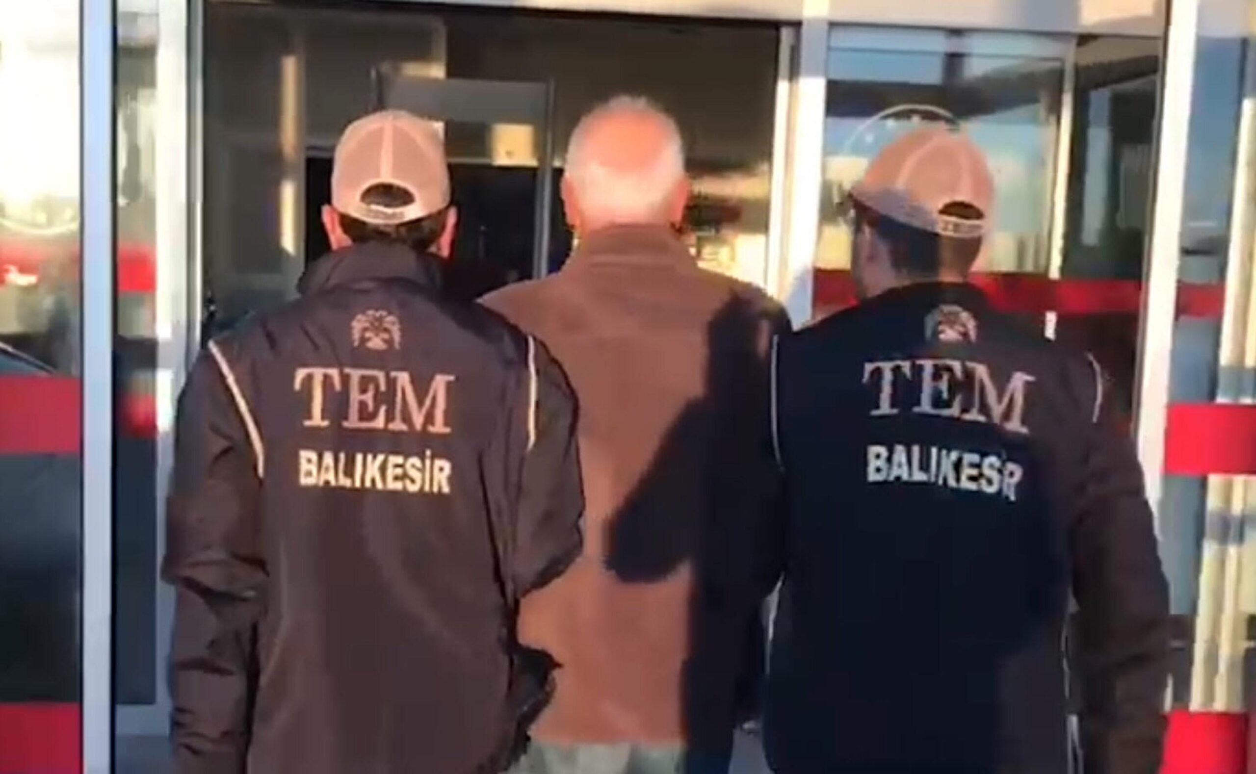 PKK'ya finansman sağlayanlara operasyon: 12 gözaltı