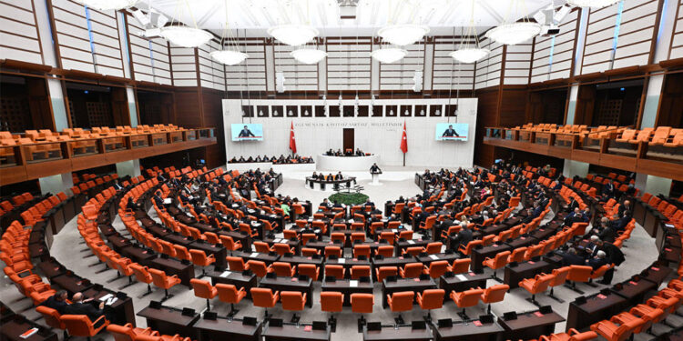 4 milletvekilinin dokunulmazlık dosyası Meclis'te