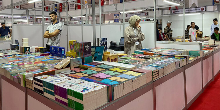 7'nci Sultanbeyli Kitap Fuarı başladı