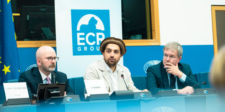 AB Parlamentosu merkez sağı, muhalif lider ile görüştü