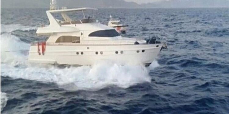 ABD bayraklı motoryattan FETÖ'nün katalog imamı çıktı