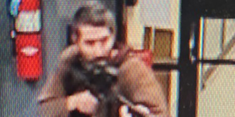 ABD'de silahlı saldırganı arama çalışmaları genişletildi