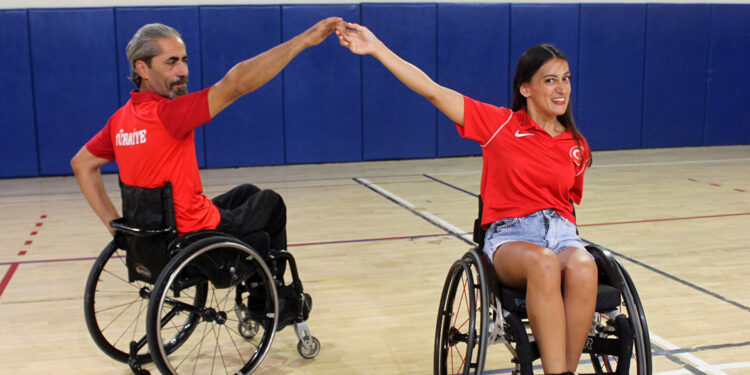 Abdulkadir ve Nezihe çiftinin engel tanımayan hikayesi