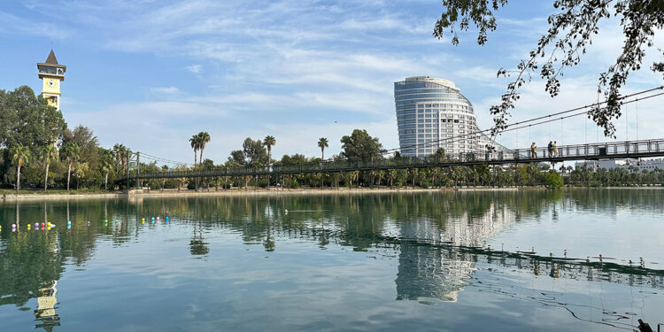Adana Lezzet Festivali için Seyhan Nehri'ne su verildi