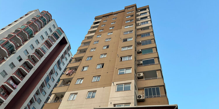 Adana'da 13'üncü kattaki balkondan düşen Ege öldü