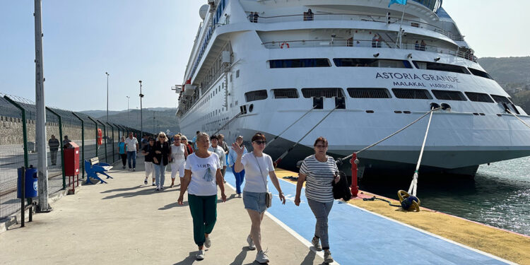 Amasra'ya kruvaziyer ile 14 ayda 26 bin Rus turist geldi
