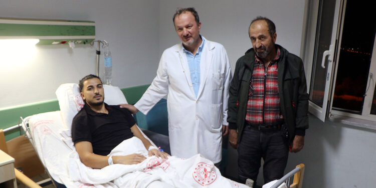 Amerika'dan getirilen doku ile 'menisküs nakli' yapıldı