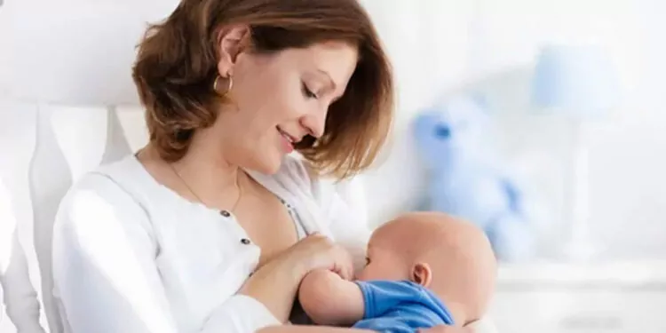 Anne sütü emen bebeğin çene kasları daha kuvvetli oluyor