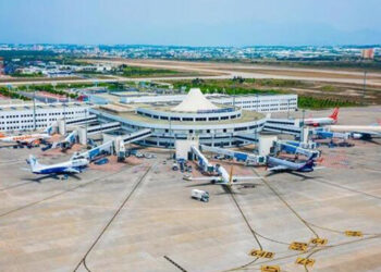 Antalya Havalimanı uçuşlara açıldı