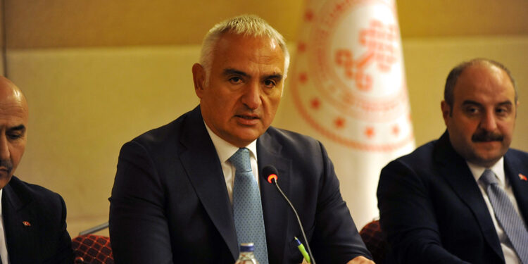 Bakan Ersoy: Uludağ'ı eski ışıltılı günlerine geri getireceğiz