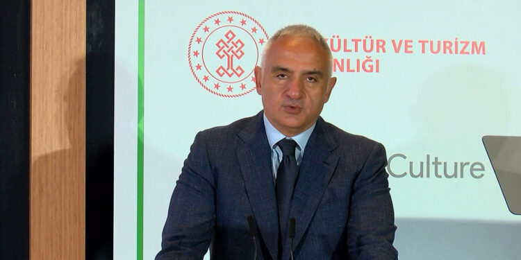 Bakan Ersoy'dan 'Göbeklitepe ve Karahantepe' açıklaması