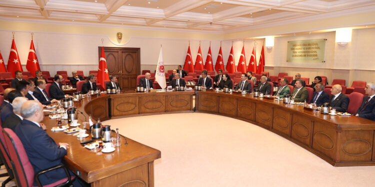 Bakan Güler, Şırnak Valisi Atay'ı kabul etti