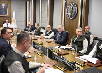 Bakan Güler, birlik komutanlarıyla toplantı yaptı
