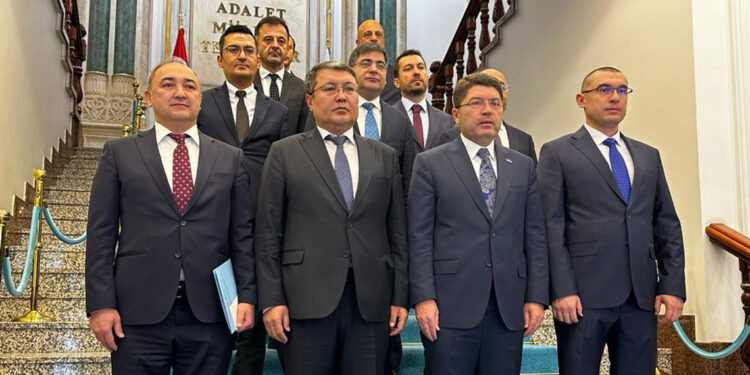 Bakan Tunç, Türk devletleri adalet bakanları ile görüştü