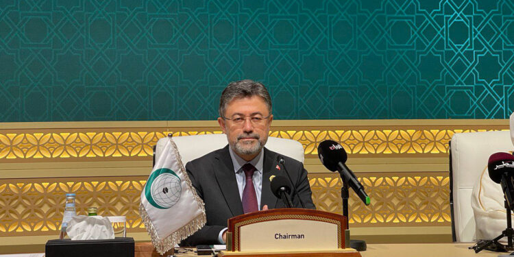 Bakan Yumaklı Katar'da