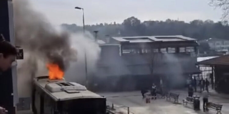 Beykoz'da İETT otobüsünde yangın