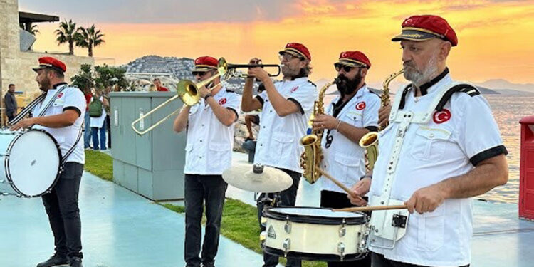 Bodrum Cup'ta Selanik'ten çıkan tekneler Yalıkavak'ta karşılandı