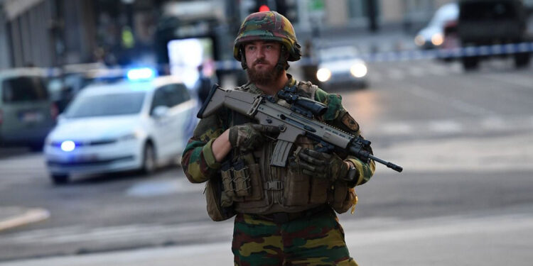 Brüksel'deki saldırgan etkisiz hale getirildi