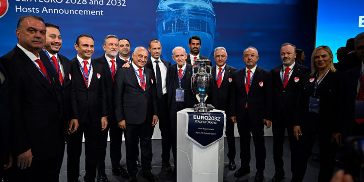 Büyükekşi, UEFA Genel Merkezi'ndeki toplantısında konuştu