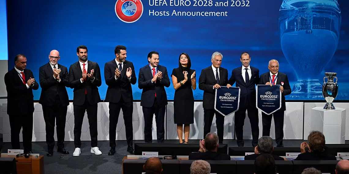 Buyukeksi uefa genel merkezindeki toplantisinda konustus - spor haberleri - haberton