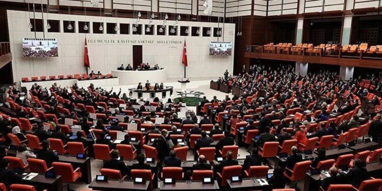 CHP'den, şehit yakınları ve gaziler için ikramiye teklifi